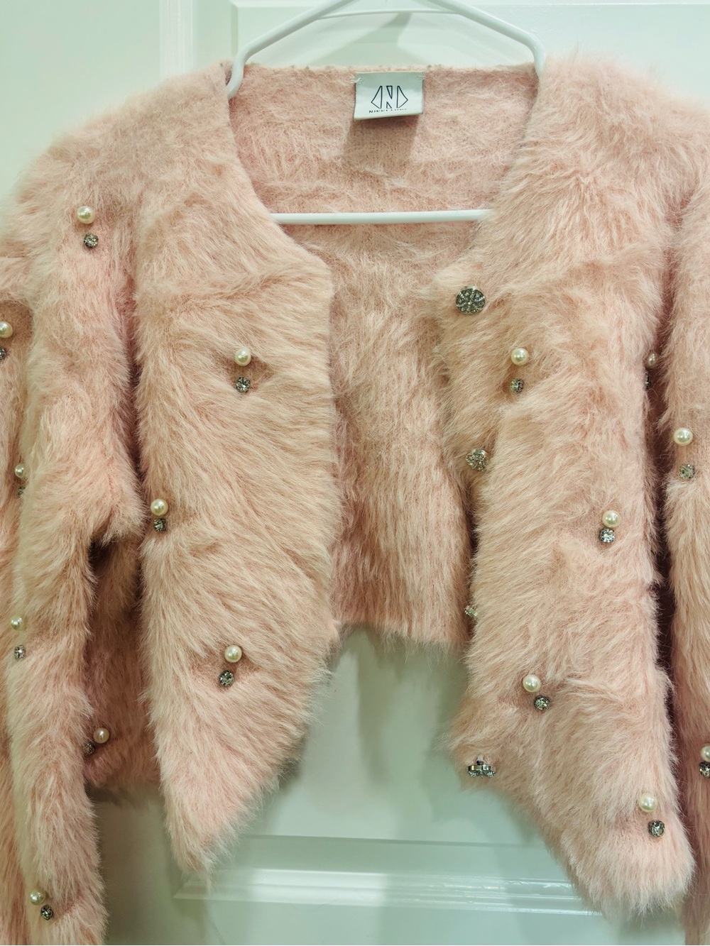 NIKKI LUND Embellished Blush Faux-Fur Cropped Teddy Jacket- S